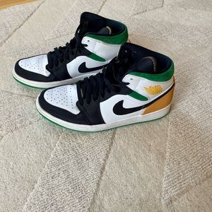 Air Jordan mid size 10